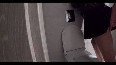 Sexy Slim Gal Gets a Load On Her Bubble Booty After Sucking the Stranger's Dick In the Public Toilet