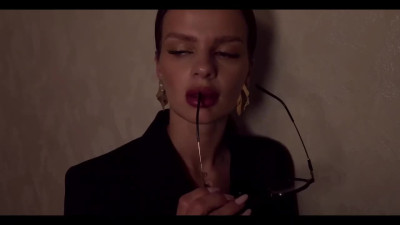 Perfect secretary in fishnet pantyhose needs some semen in mouth after deep fuck