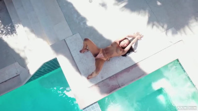 Poolside Ebony Bang: September’s Wet BBC Rim Session