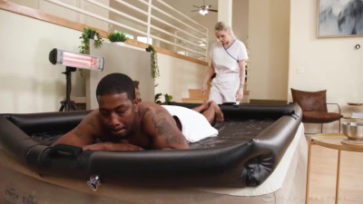Gorgeous MILF Kenzie Taylor milks BBC dry during massage session