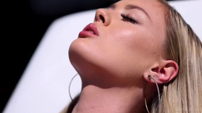 Amber Moore's Sensual Escape: A Thick Desire on Velvet