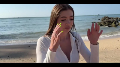 Met a hot fitness girl on a beach and brought her home POV